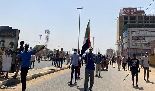 Sudan'da askeri darbe