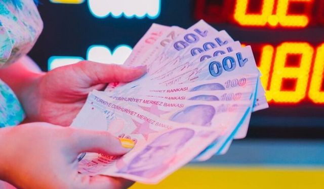 Dolarda rekor üstüne rekor geliyor