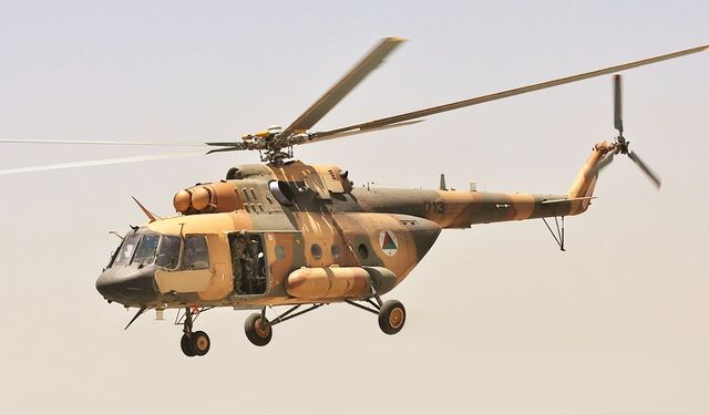 Hindistan Genelkurmay Başkanı’nı taşıyan helikopter düştü