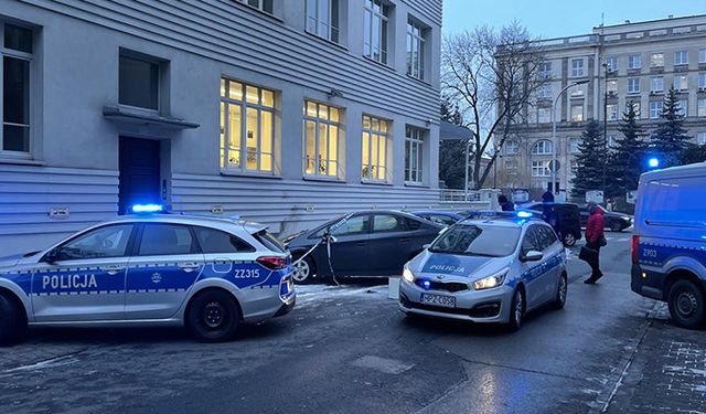 Türkiye'nin Varşova Büyükelçiliğine molotoflu saldırı