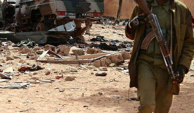 Mali'de bombalı saldırı: 8 asker hayatını kaybetti