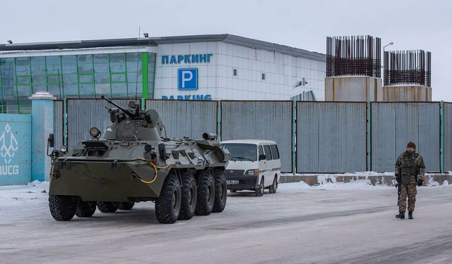 Kazakistan’a gelen Belaruslu barış gücü askerler göreve başladı