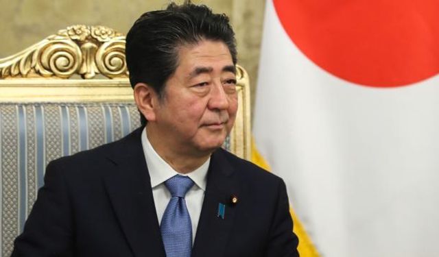 Eski Japonya Başbakanı Şinzo Abe'ye silahlı saldırı sonucu hayatını kaybetti