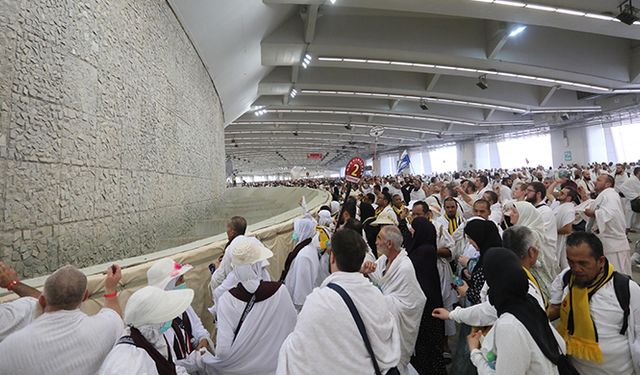 Yaklaşık bir milyon Müslüman hacı oldu