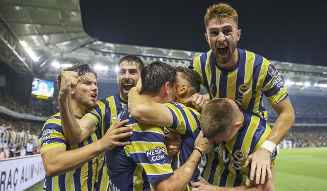 Fenerbahçe İstanbul'da Adana Demirspor'u devirdi