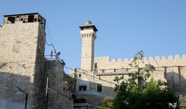 Siyonist İsrail, Harem-i İbrahim Camii'ni Müslümanlara kapatıyor