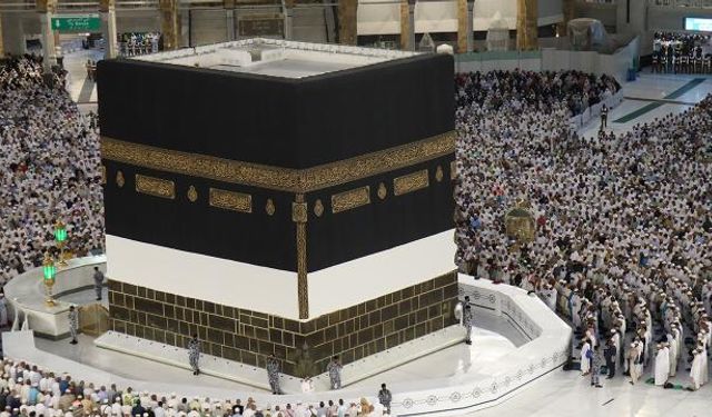 Türkiye'de bir ilk: 19 parça Kabe örtüsü Türkiye'de