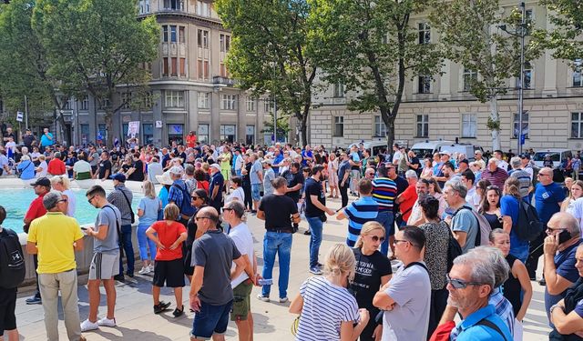 Hırvatistan'da hükümet protesto edildi