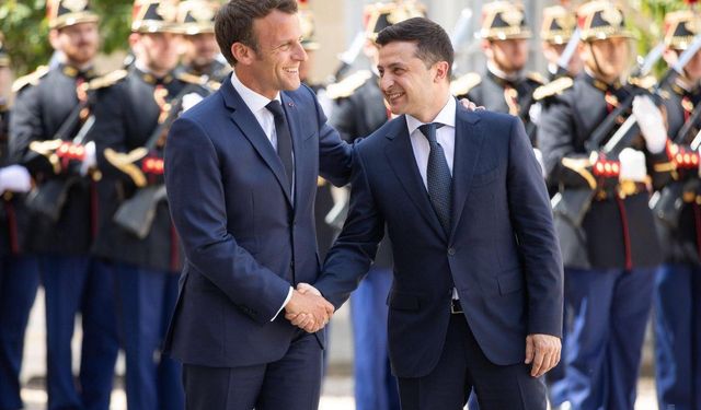 Macron ve Zelenskiy, Zaporijya Nükleer Santralinin durumunu görüştü