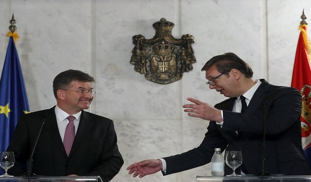 Sırp lider Vucic, AB Belgrad-Priştine Diyaloğu Özel Temsilcisi ile görüştü