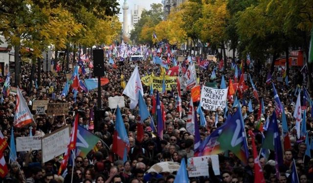 Fransa genel greve gitti: Ülke genelinde birçok sektör iş bıraktı