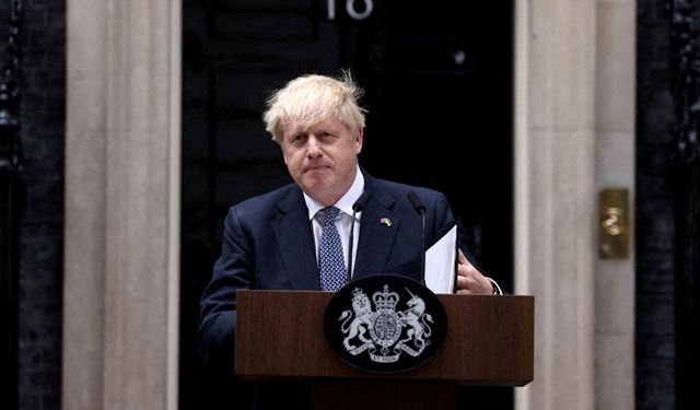 Boris Johnson tatilini yarıda bıraktı