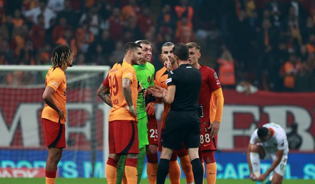 Galatasaray 10 kişi kaldığı maçta skoru koruyamadı