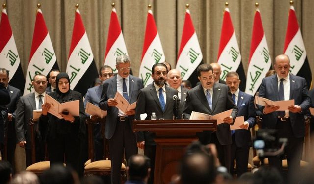 Irak'ta yeni hükümet Meclis'ten güvenoyu aldı