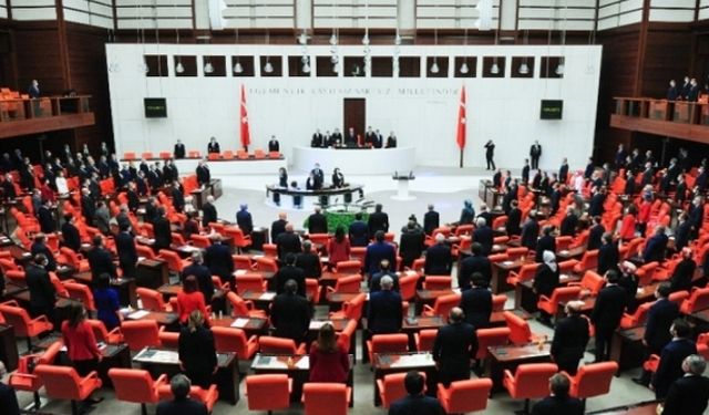 Başörtüsü için Anayasa turu başladı