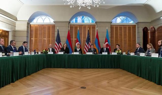 Azerbaycan ve Ermenistan dışişleri bakanları Washington’da görüştü