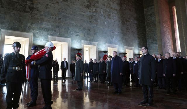 Gazi Mustafa Kemal Atatürk için Anıtkabir'de devlet töreni düzenlendi