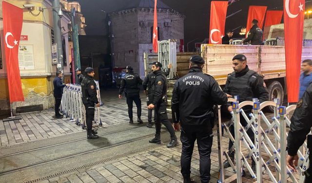 İstiklal Caddesi'ndeki ağaç ve beton saksılar kaldırıldı