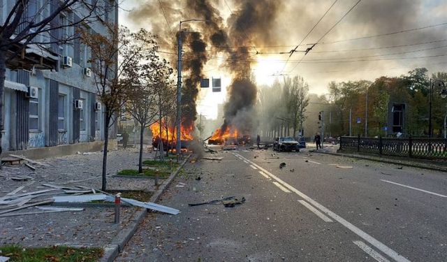 Ukrayna'nın başkenti Kiev'de iki patlama meydana geldi