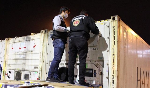 İstanbul'da limandaki konteynerlerde 22 kilo 880 gram likit kokain ele geçirildi