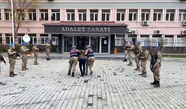 Muş'ta yakalanan teröristin de aralarında bulunduğu 3 şüpheli tutuklandı