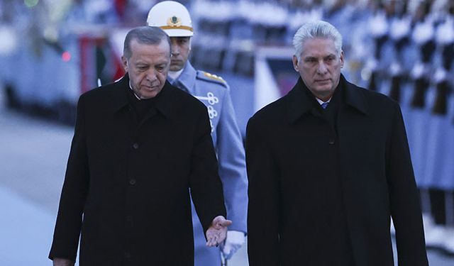 Erdoğan Küba Devlet Başkanı Diaz-Canel Bermudez'i karşıladı