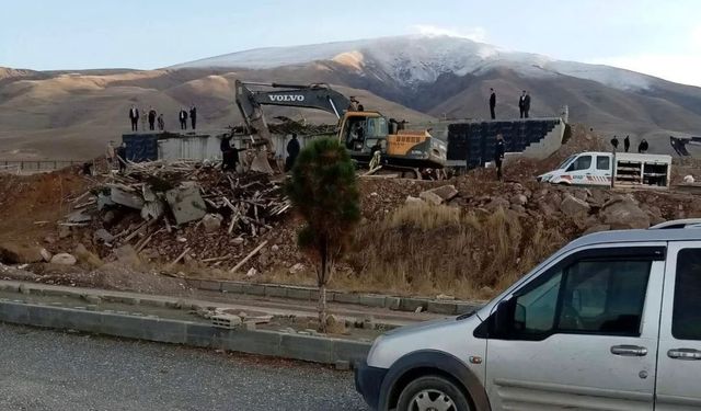 Iğdır'da yurt inşaatında göçük