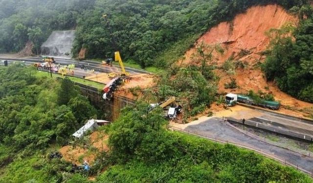 Brezilya’da toprak kayması felaketi: Onlarca kişi kayboldu