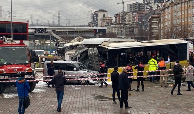 İETT otobüsü ile tramvay çarpıştı: Yaralılar var