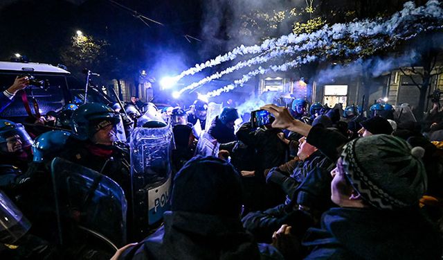 İtalya'da polis ile Ukrayna yanlıları arasında arbede yaşandı