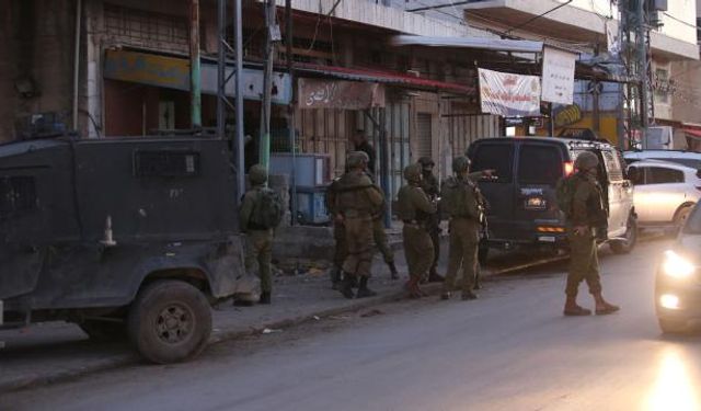 İşgal ordusu Nablus'taki Eski Şehir'i kuşattı