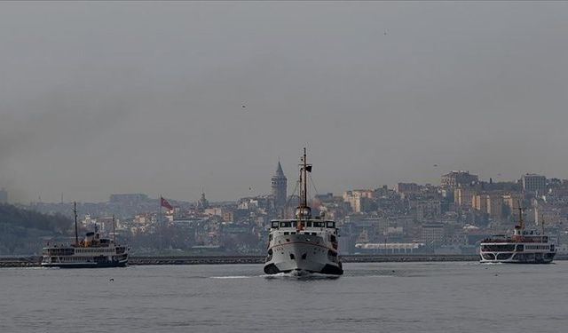 İstanbul'da vapur seferlerine lodos engeli