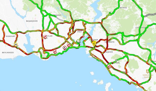 İstanbul'da yağışın da etkisiyle trafik yoğunluğu arttı