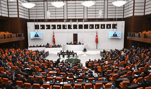 EYT, sözleşmeliye kadro ve başörtüsü tekllifi TBMM'nin gündemine geliyor