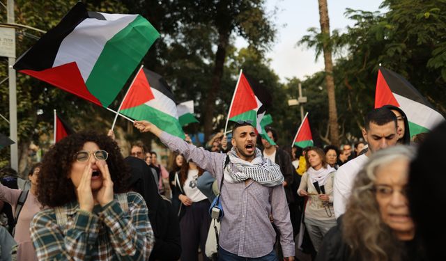 Tel Aviv'de Cenin protestosu