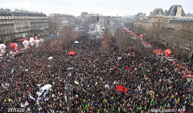 Fransızlar ülke genelinde protesto düzenledi