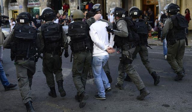 Kudüs ve Batı Şeria'da 25 Filistinli esir alındı