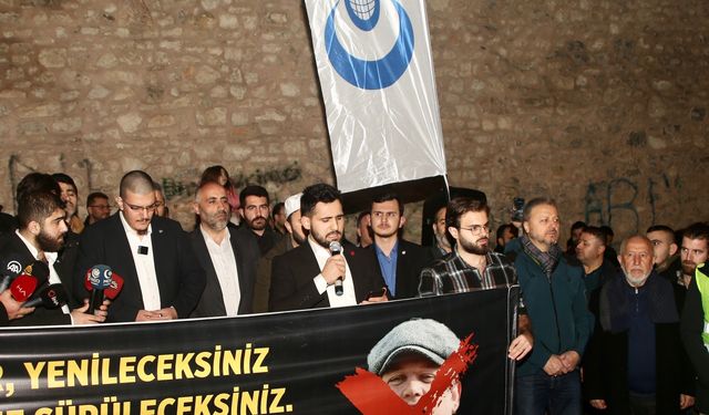 İsveç'te Kur'an-ı Kerim yakılmasına İstanbul'da protestolar sürüyor