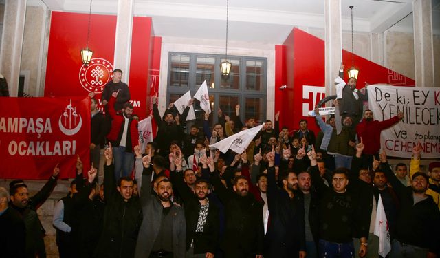 İsveç'te Kur'an-ı Kerim yakılması İstanbul'da protesto edildi