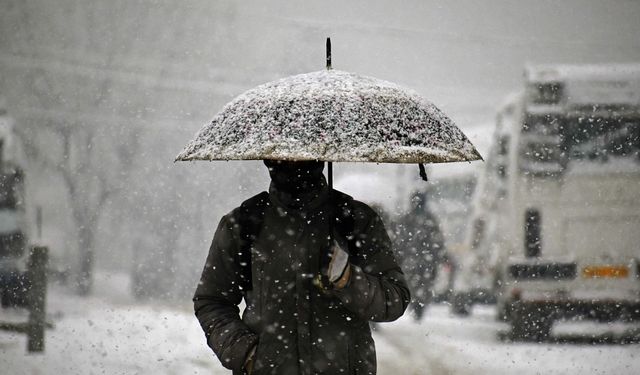 Bazı ilçelerde okullara kar engeli