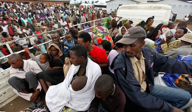 Kongo'da çatışmalardan kaçan bin kişi Uganda'ya sığındı