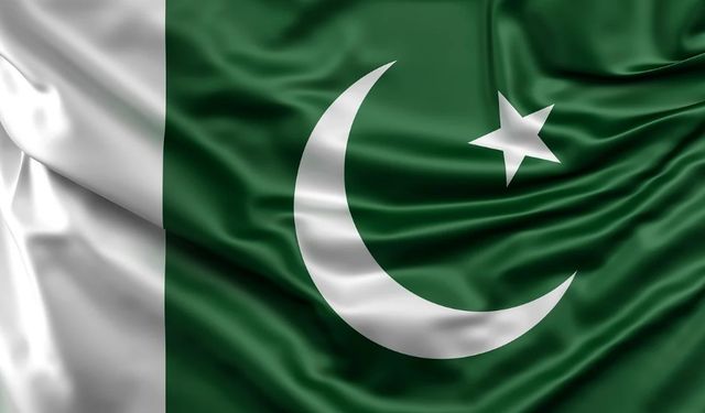 Pakistan'da parlamentonun feshedilmesi gündemde