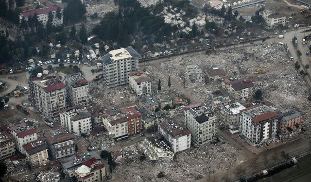 Ev ve iş yerleri hasarlı depremzedelerin elektrik borçları silinecek