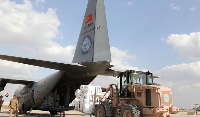 2 askeri uçak deprem bölgesine yola çıktı