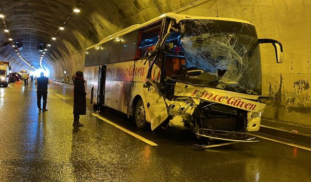 Bolu'daki zincirleme trafik kazasında 1 ölü, 6 yaralı