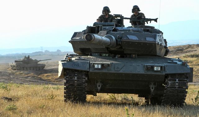 İspanya, Ukrayna'ya haftaya 4 Leopard tankı göndereceğini açıkladı