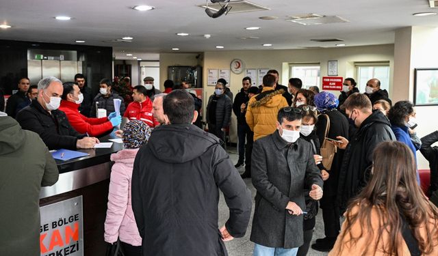 Çeşitli illerden deprem için kan bağışı seferberliği