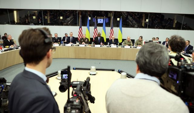 NATO ülkeleri, Ukrayna'ya desteği görüşmek için toplandı