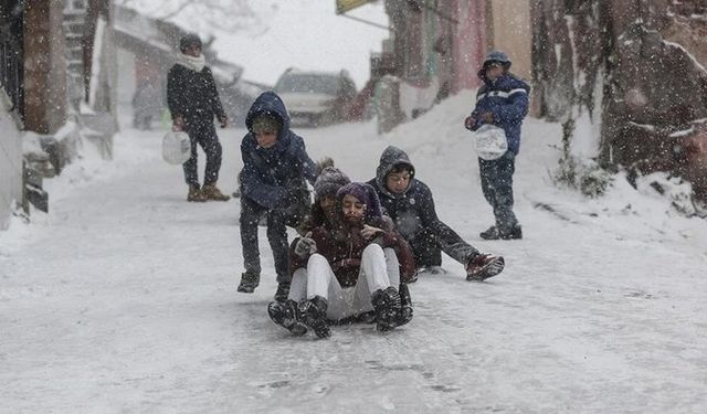 İstanbul ve Ankara'da okullar tatil