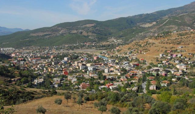 Depremde hiçbir binanın yıkılmadığı ilçede nüfus ikiye katlandı